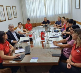 Reuni&oacute;n con personal de servicios