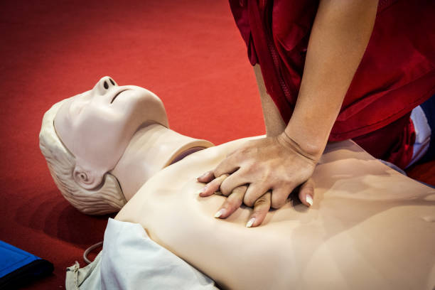 Imagen ilustrativa de una capacitación en reanimación cardiopulmonar (RCP). Imagen ilustrativa de una capacitación en reanimación cardiopulmonar (RCP).